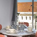 Centre Ville, Terrasse & Clim アパート